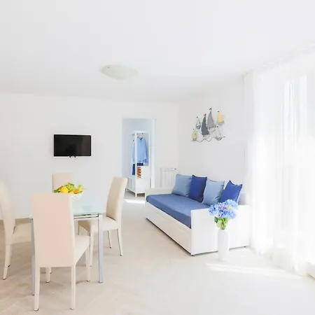 Seaview By The Sea With Terrace Sorrento