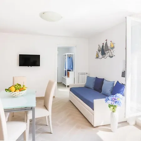 Daire Seaview By The Sea With Terrace *